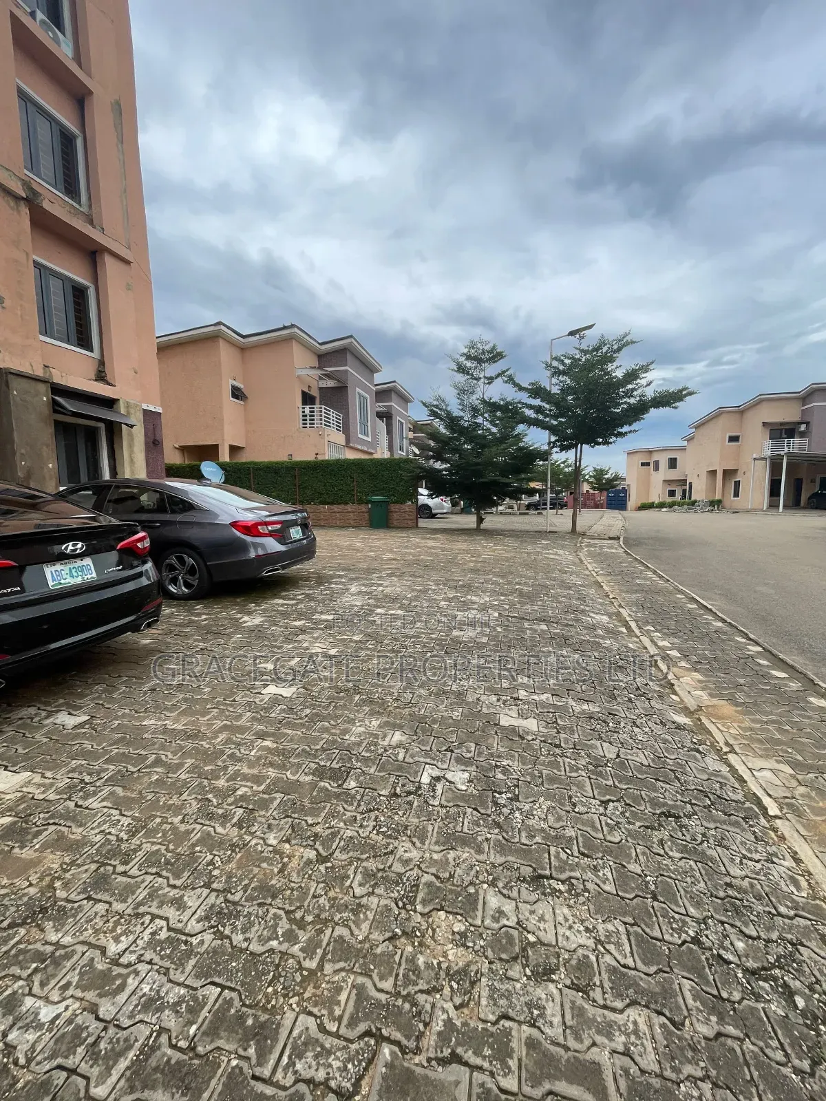 2bdrm Block of Flats in Life Camp After for rent