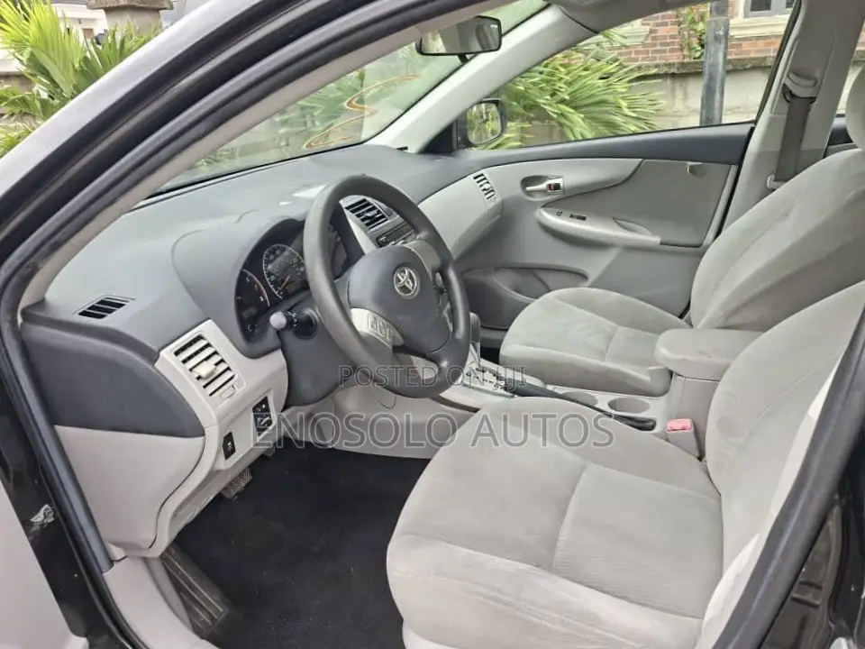 Toyota Corolla 2012 Black