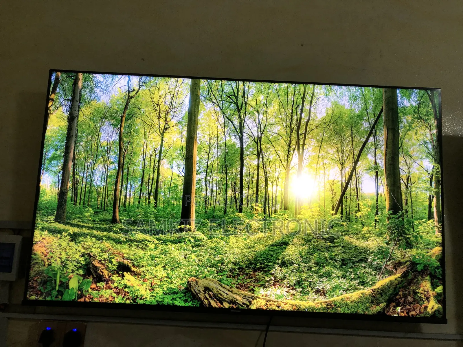 Hisense 50Inch A6 Smart TV — Dolby Vision |Quiet Luxury Pure Edition