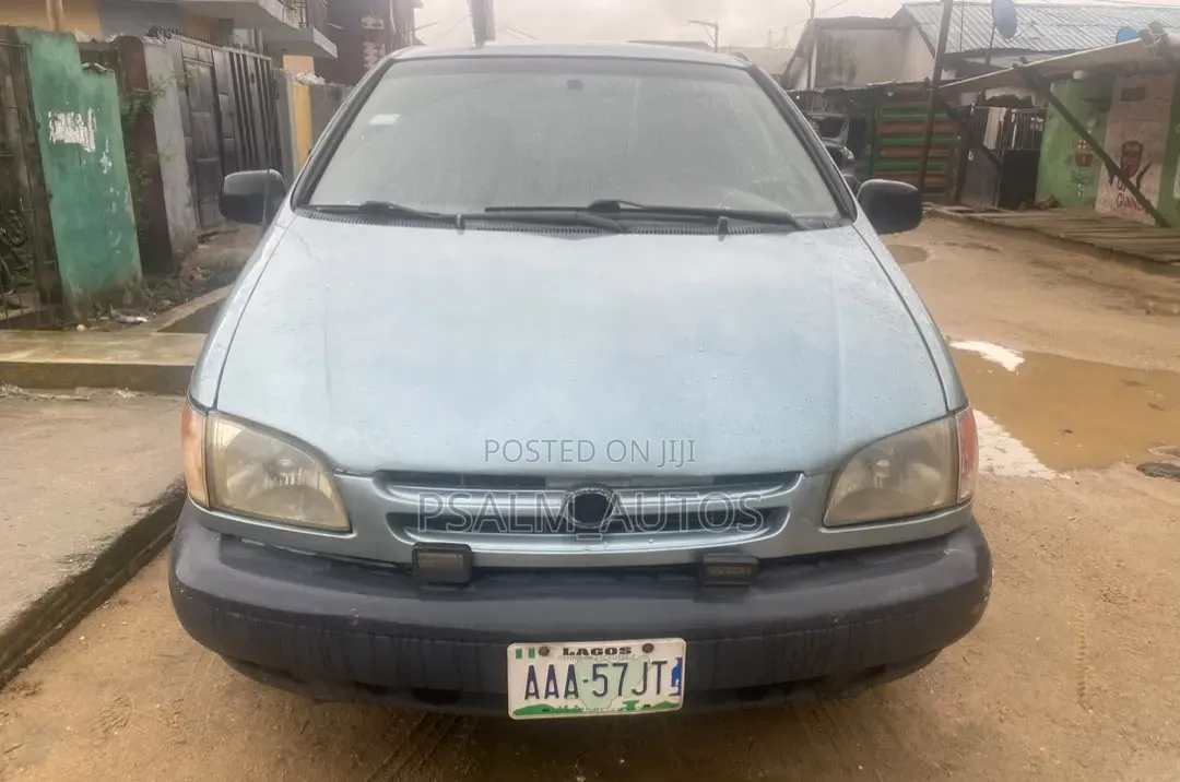 Toyota Sienna 2001 Blue
