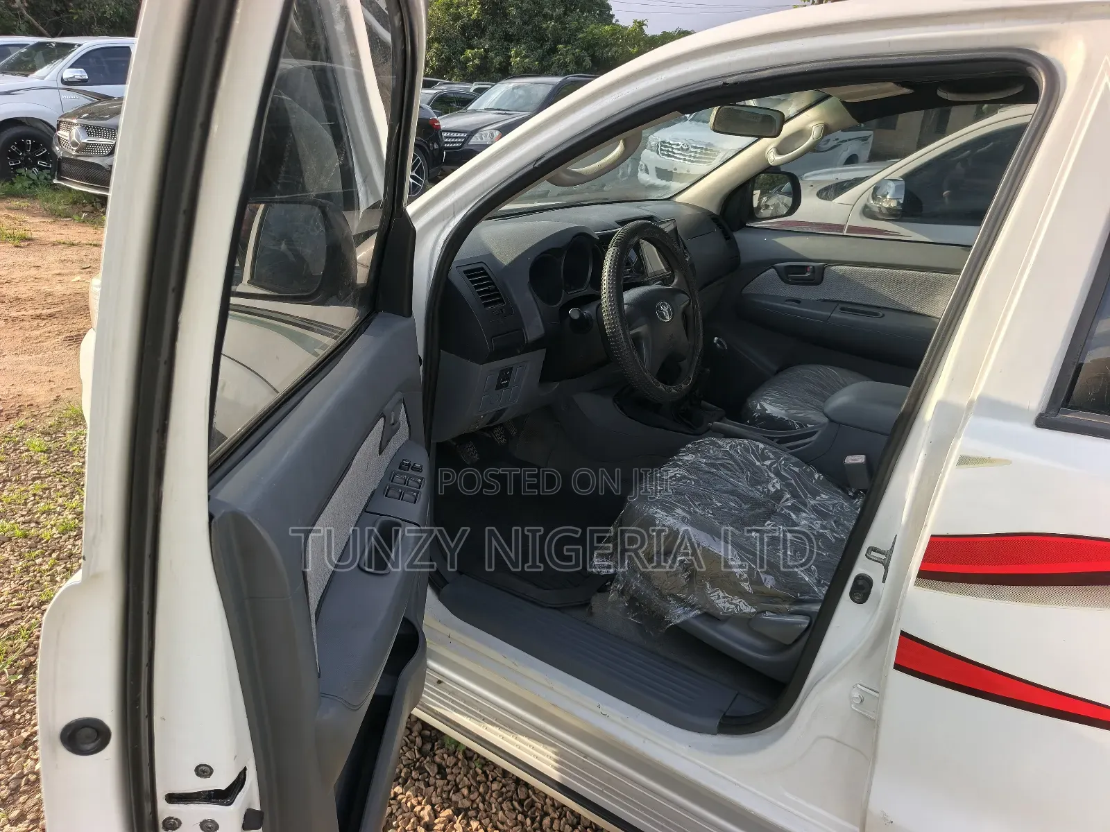 Toyota Hilux 2012 White