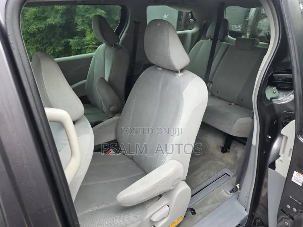 Toyota Sienna 2012 Gray