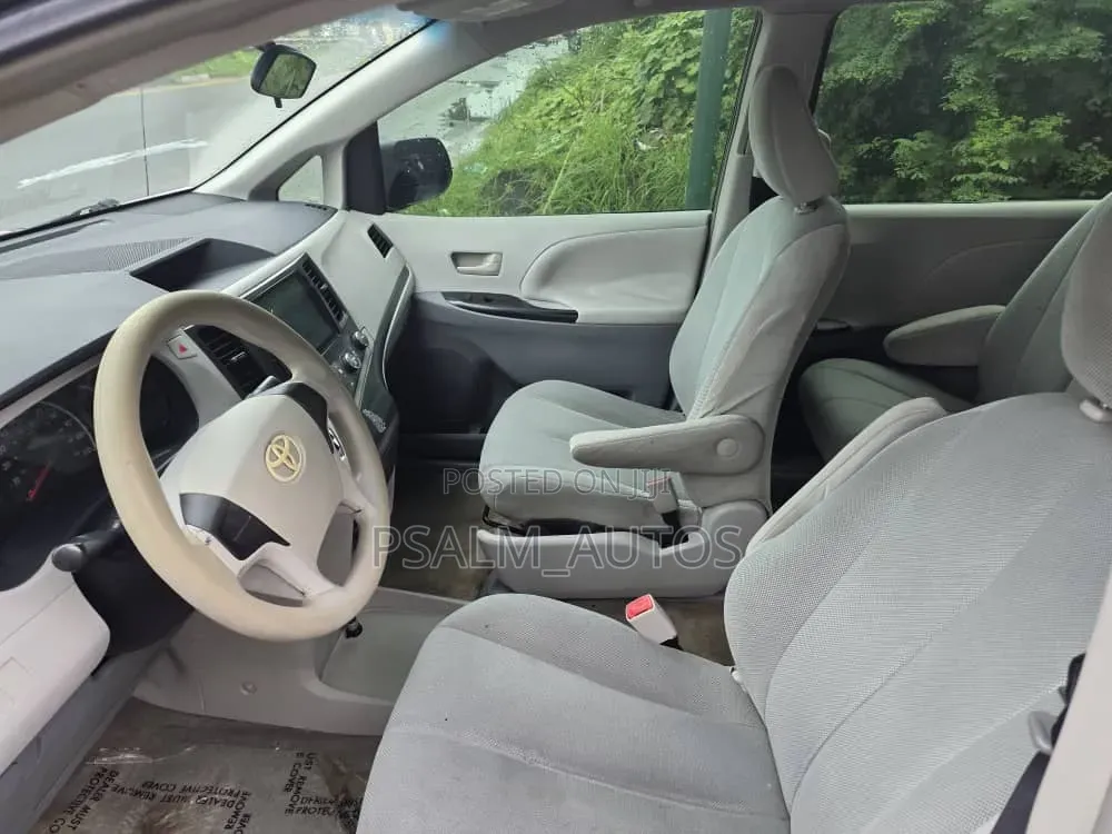 Toyota Sienna 2012 Gray