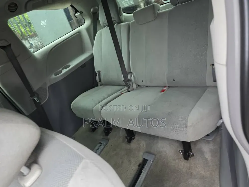 Toyota Sienna 2012 Gray