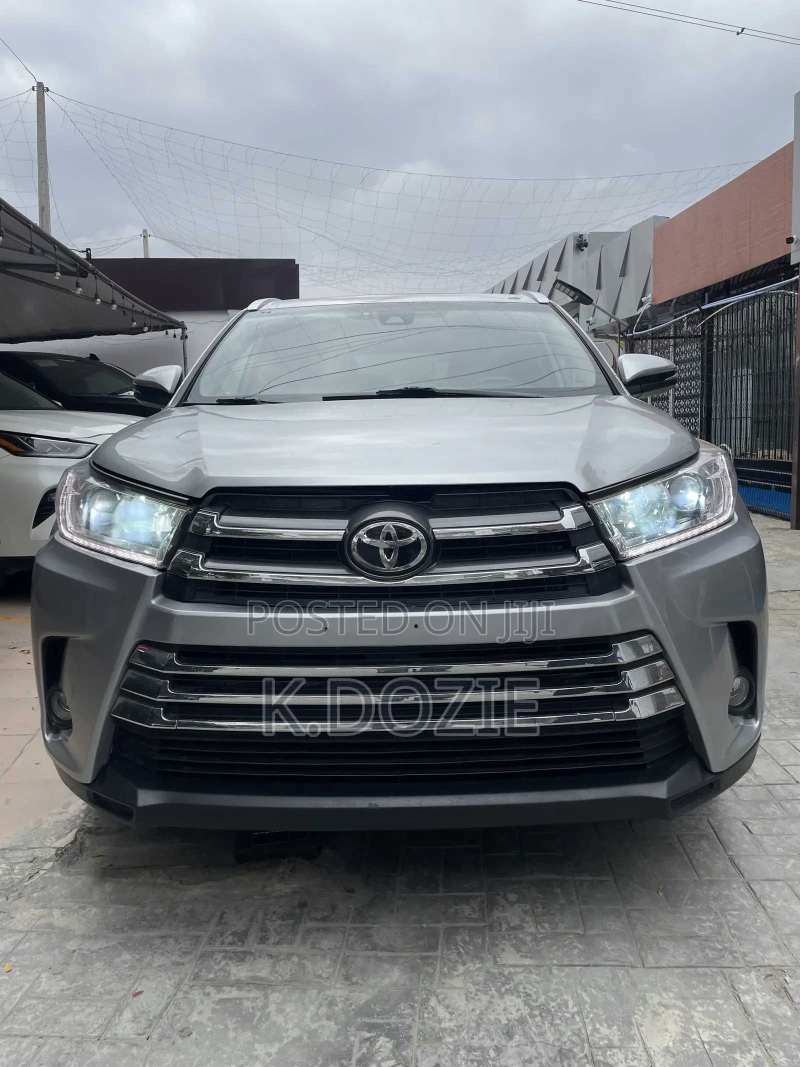 Toyota Highlander XLE 2019 Gray