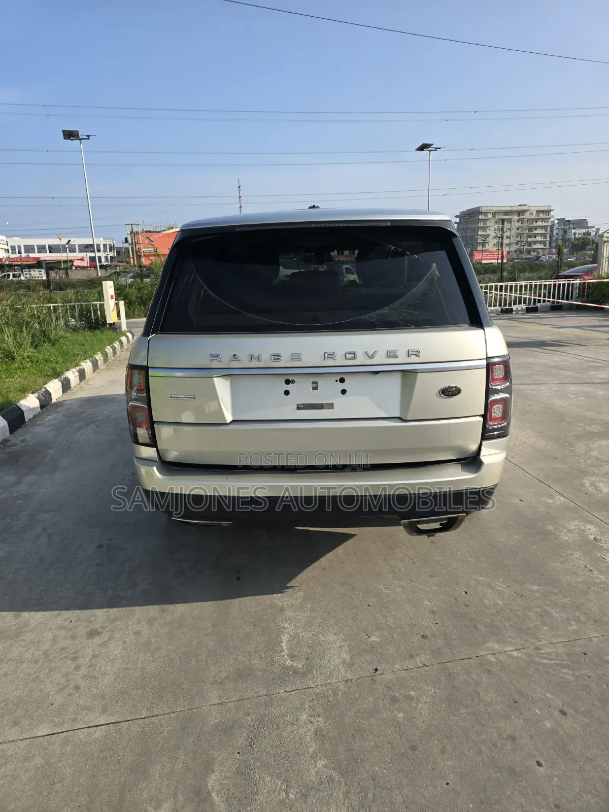 Land Rover Range Rover Vogue 2014 Gold