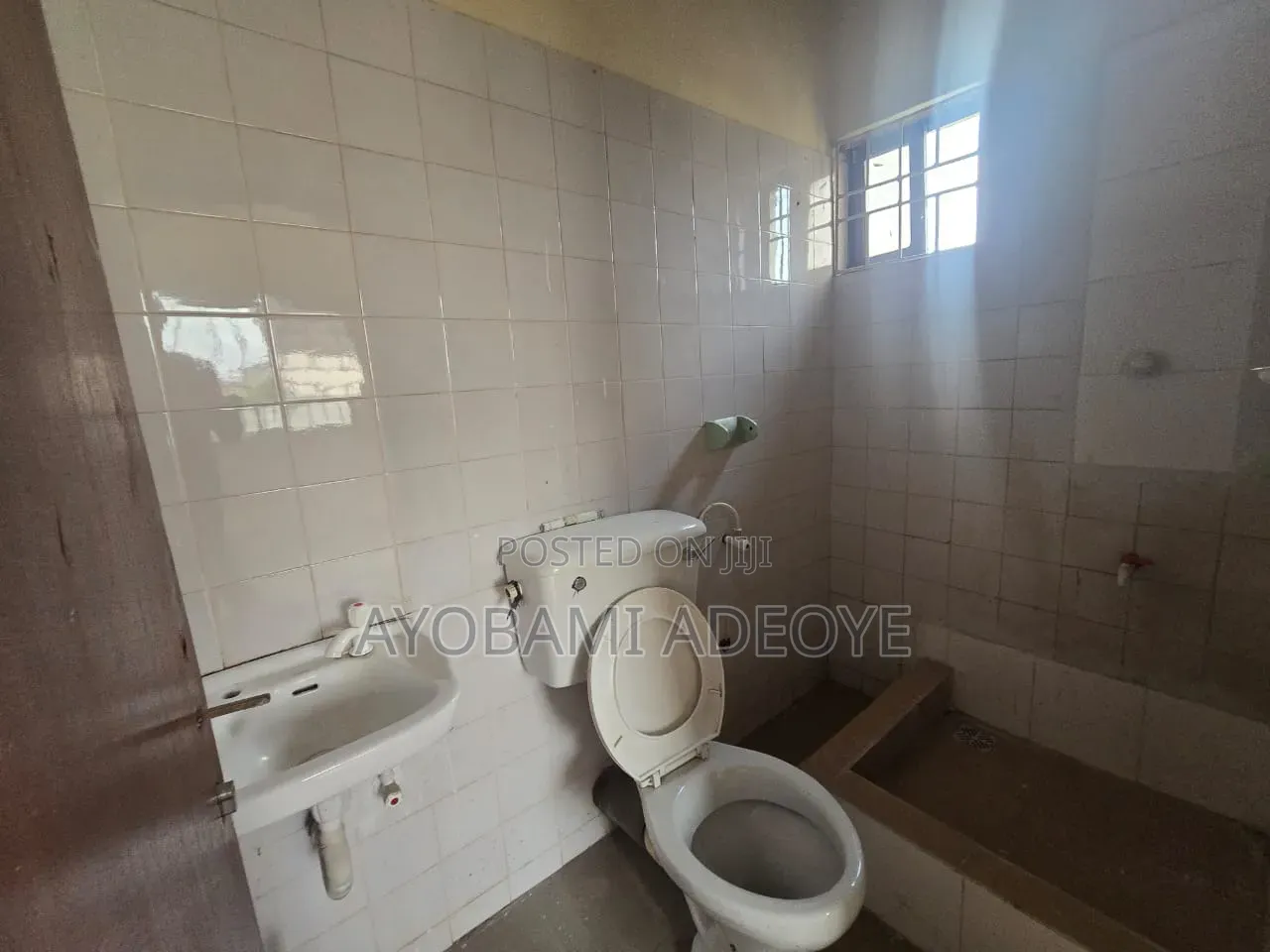 3bdrm Apartment in Majek, Sangotedo for rent