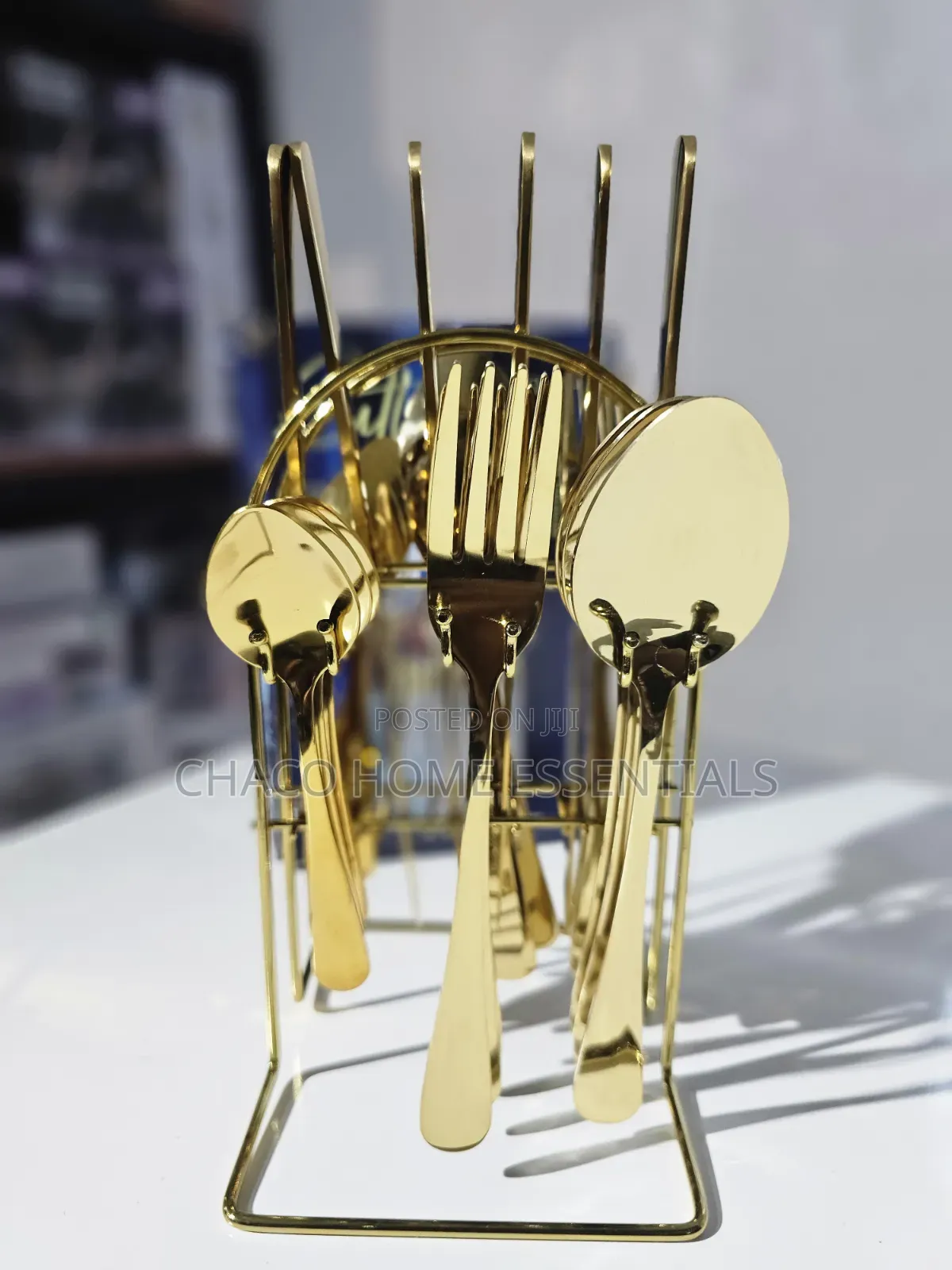 24-Piece Gold Cutlery Set With Stand