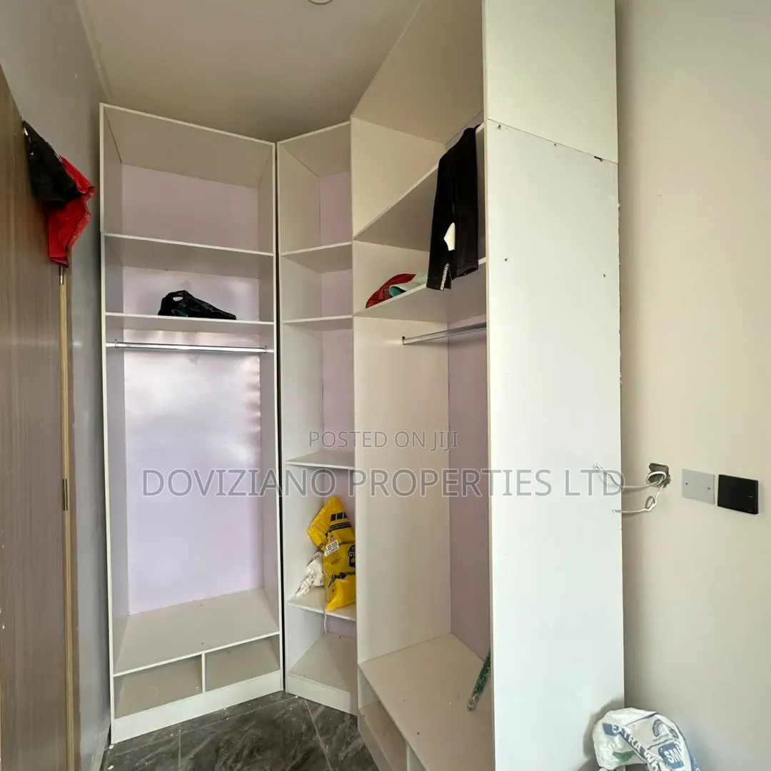 5bdrm Duplex in Sangotedo for sale