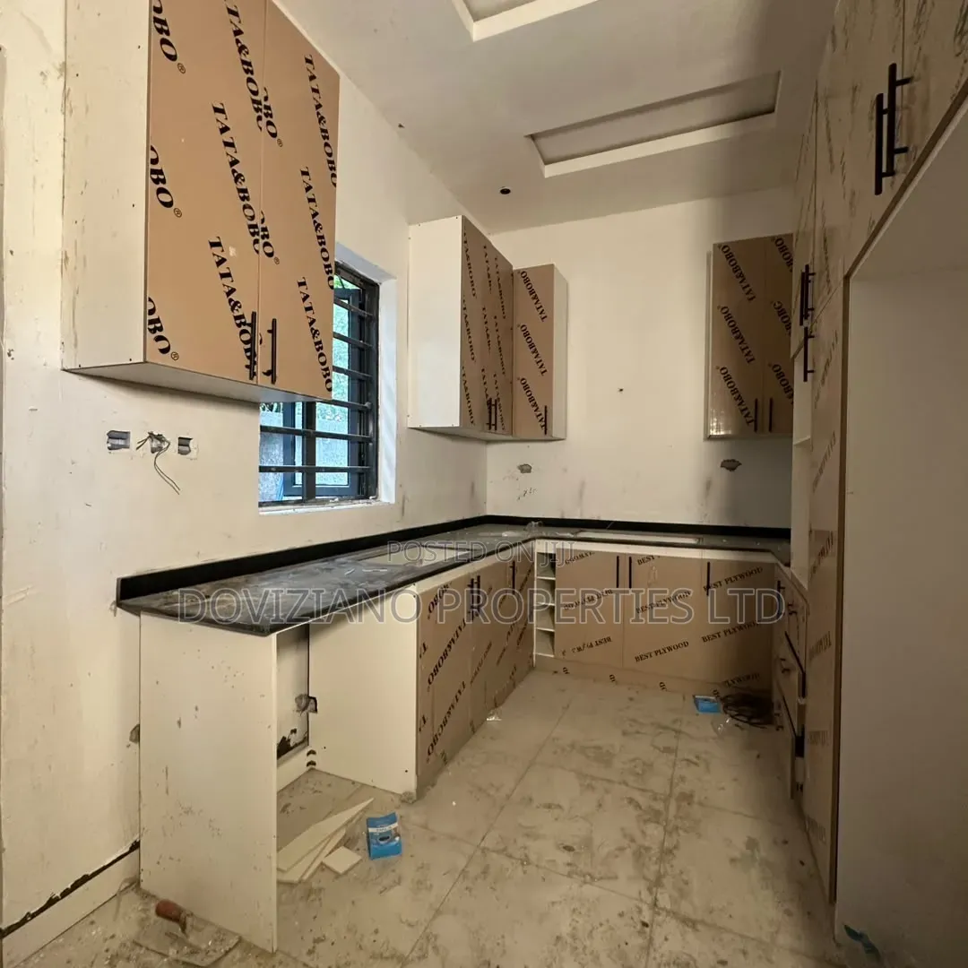 3bdrm Duplex in Sangotedo for sale