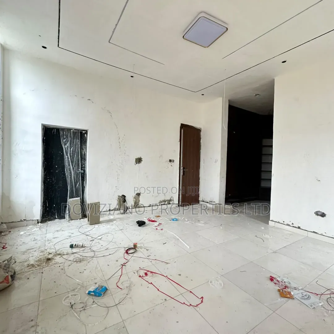 3bdrm Duplex in Sangotedo for sale