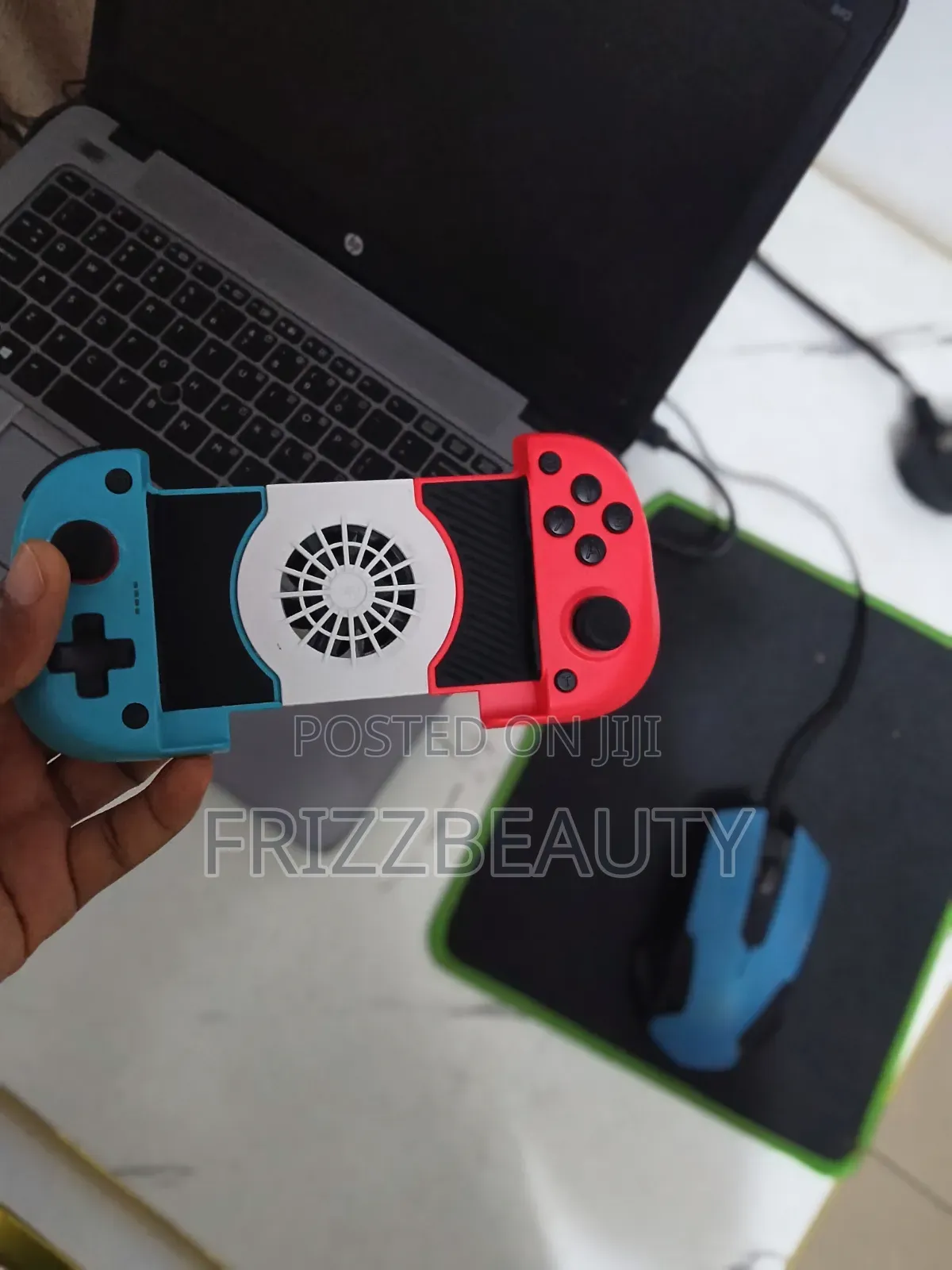 Mobile Gaming Controller With Cooling Fan