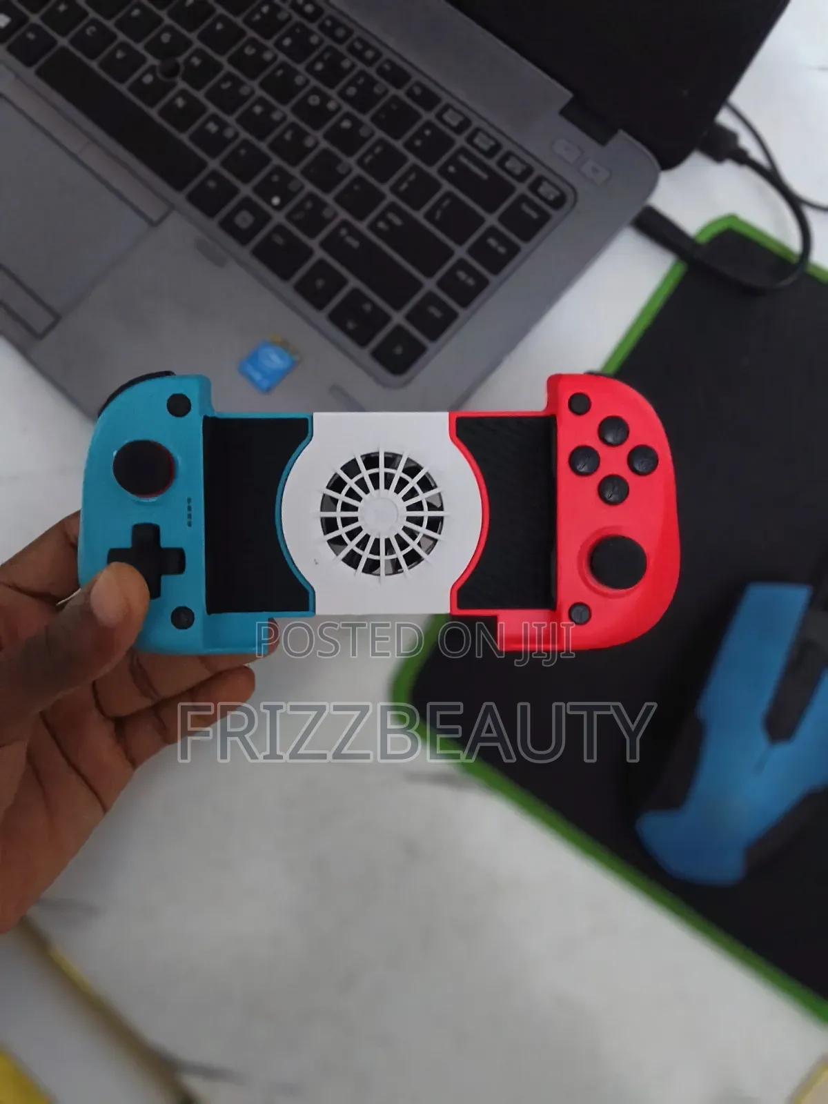 Mobile Gaming Controller With Cooling Fan