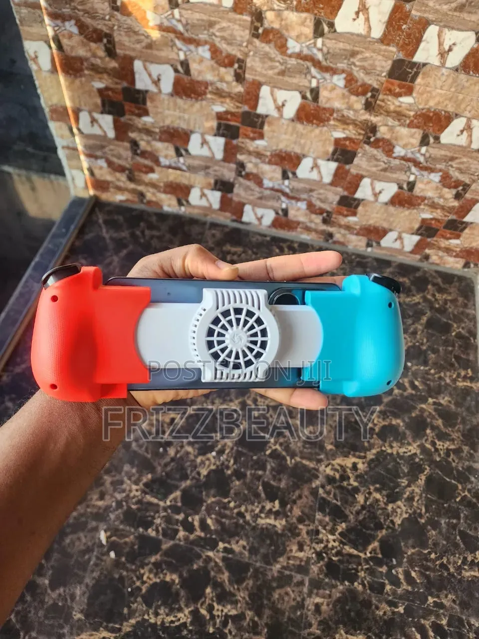 Mobile Gaming Controller With Cooling Fan