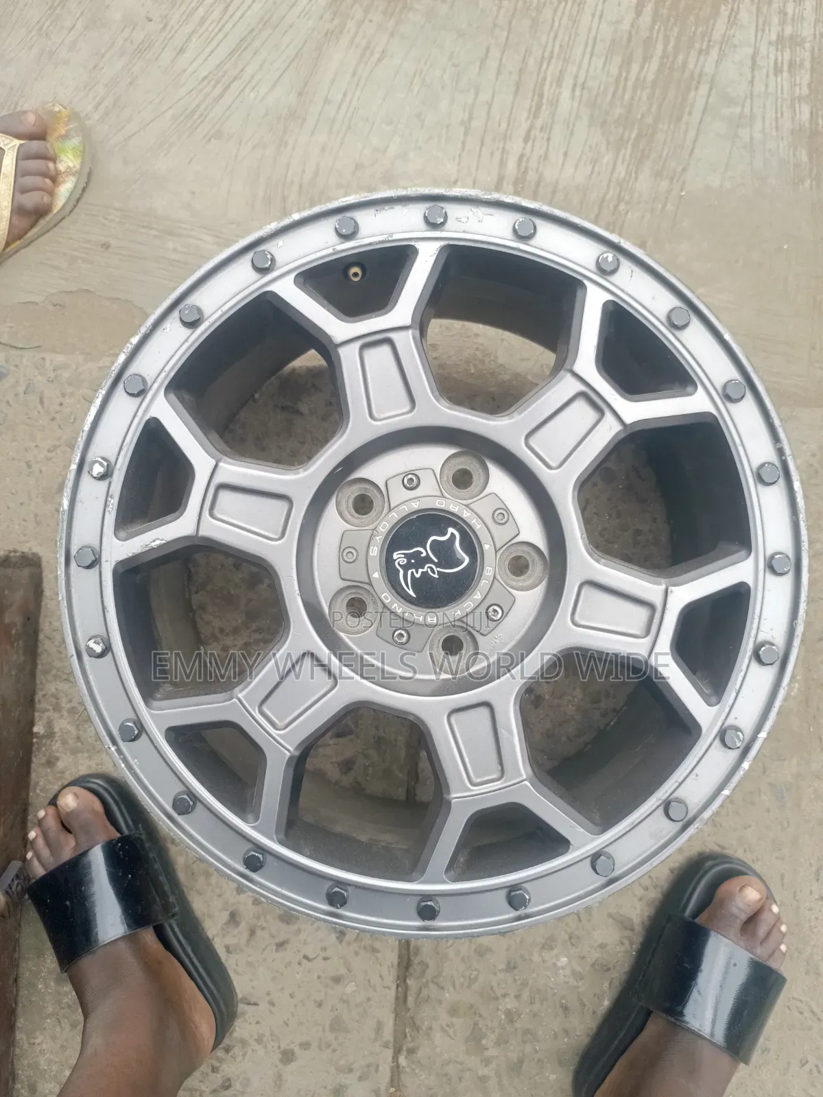 18ich Rim Black Rhino Midhill Off-Road Wheel, Likely Featuring a Matte