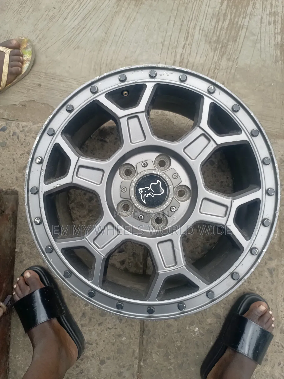 18ich Rim Black Rhino Midhill Off-Road Wheel, Likely Featuring a Matte