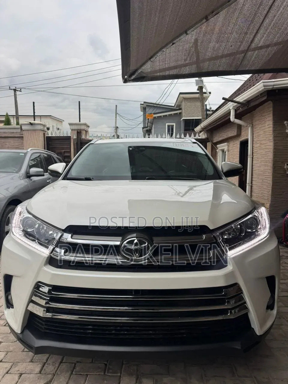 Toyota Highlander XLE 4x2 V6 (3.5L 6cyl 8A) 2018 White