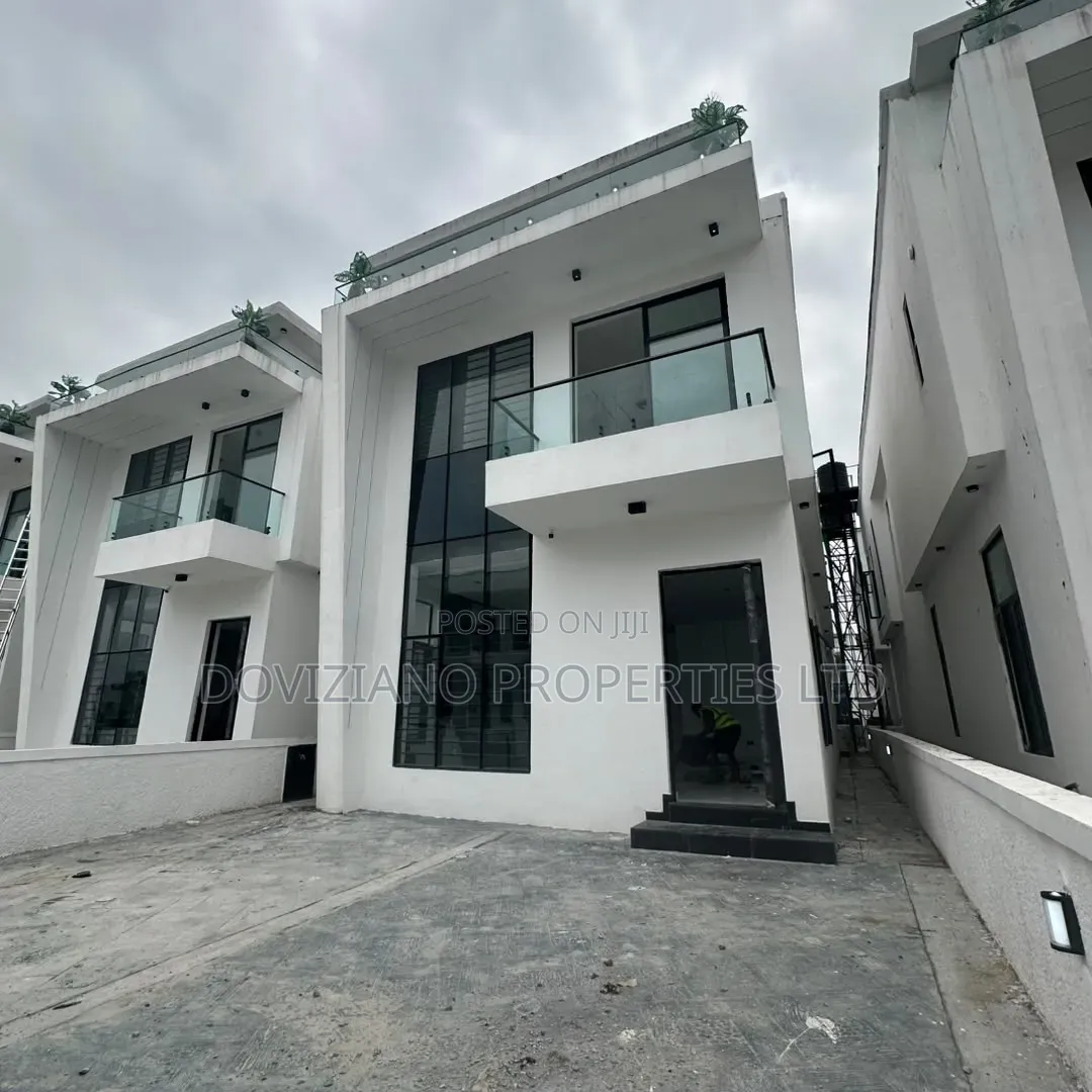 5bdrm Duplex in Sangotedo for sale