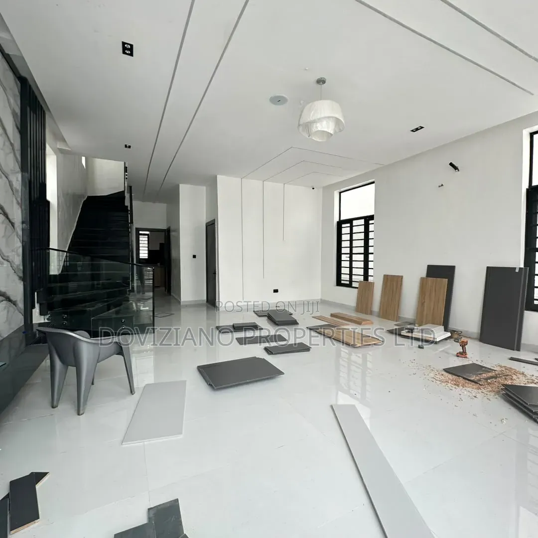 5bdrm Duplex in Sangotedo for sale