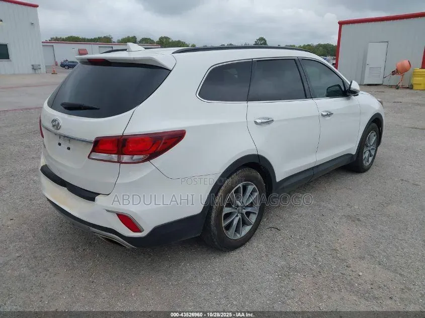 Hyundai Santa Fe 2017 White