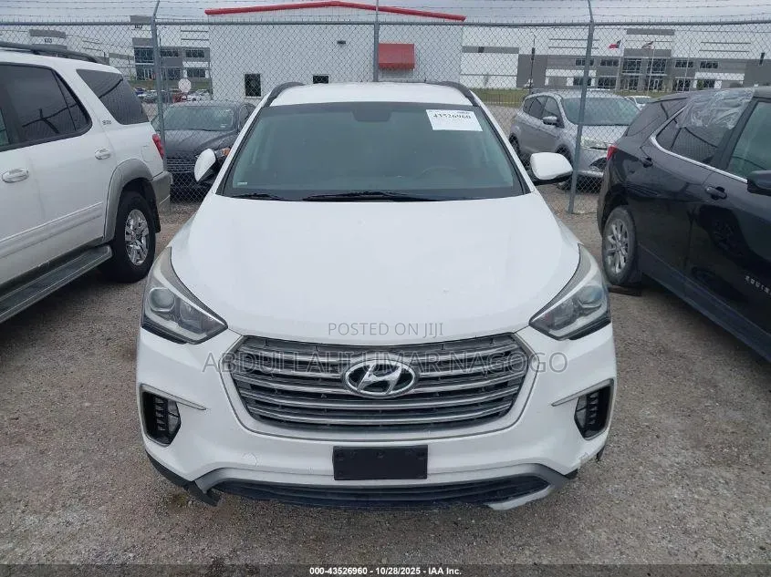 Hyundai Santa Fe 2017 White