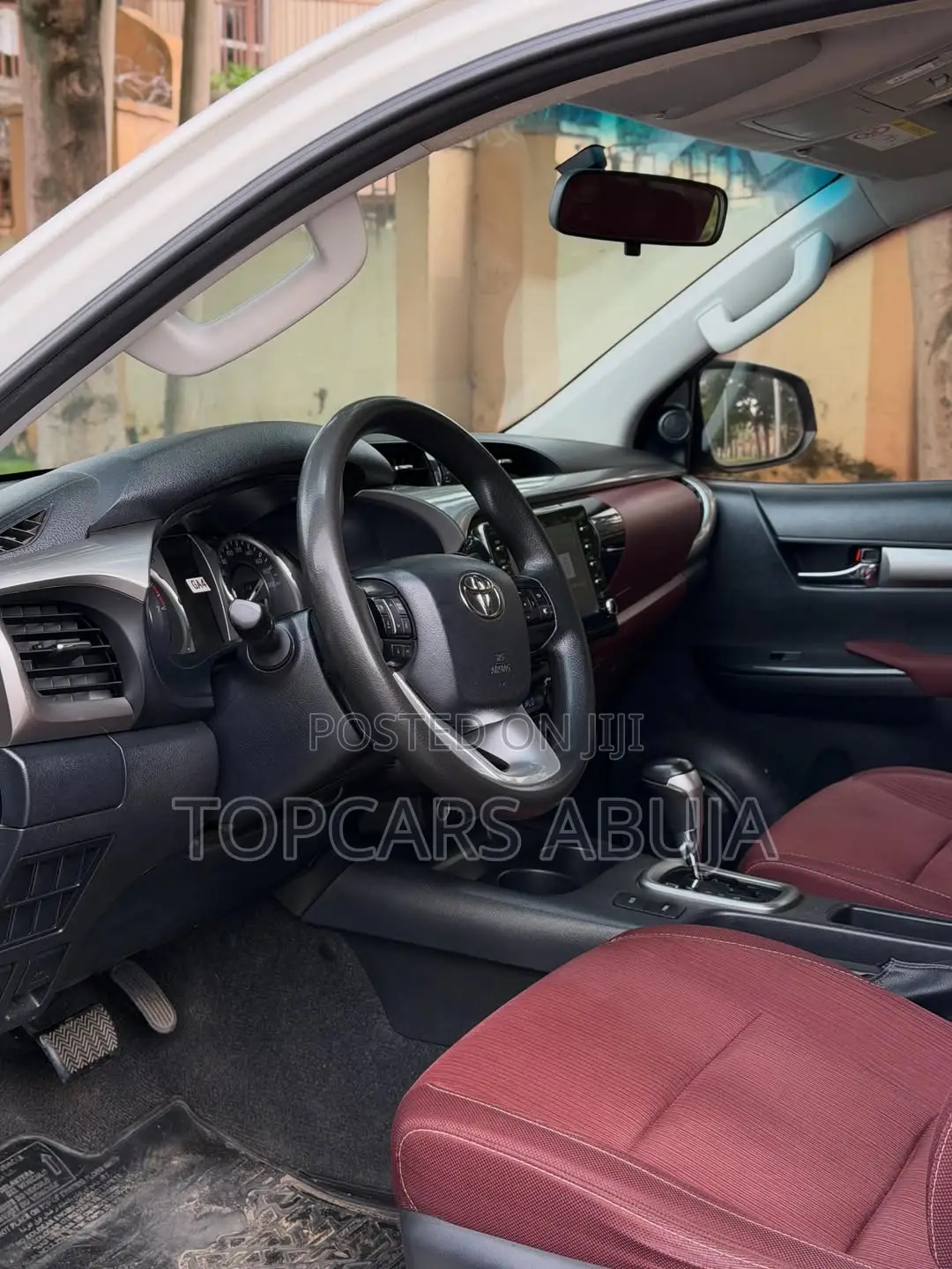 Toyota Hilux 2021 White