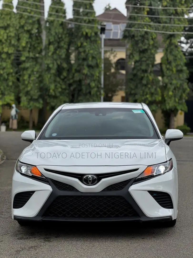 Toyota Camry 2019 White