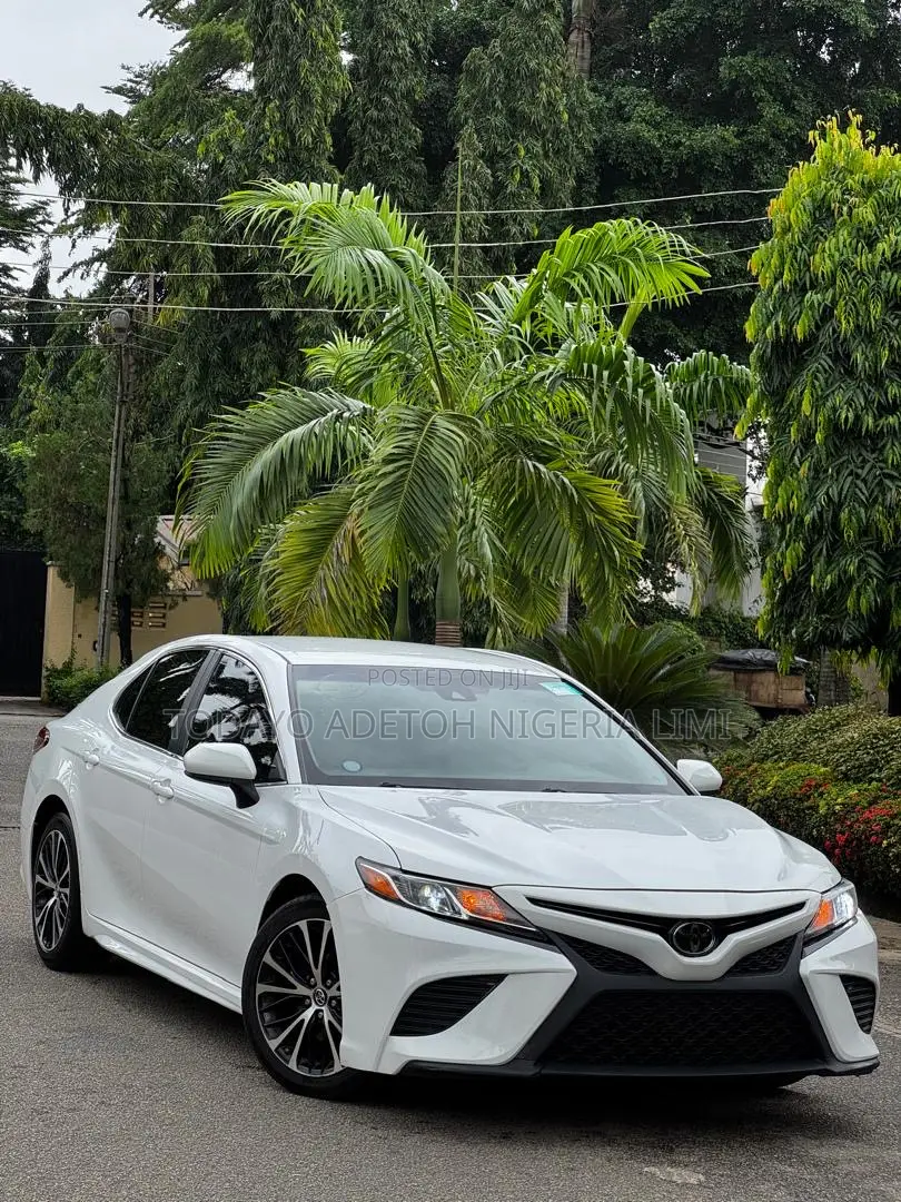 Toyota Camry 2019 White