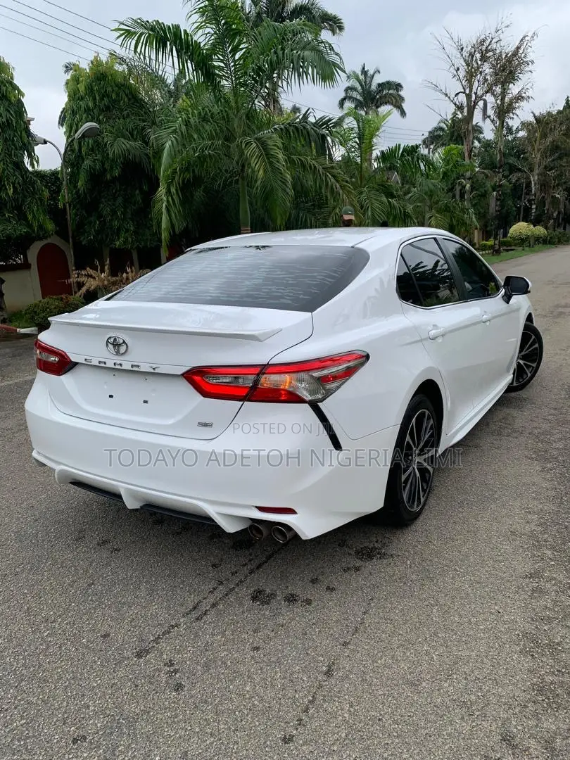 Toyota Camry 2019 White