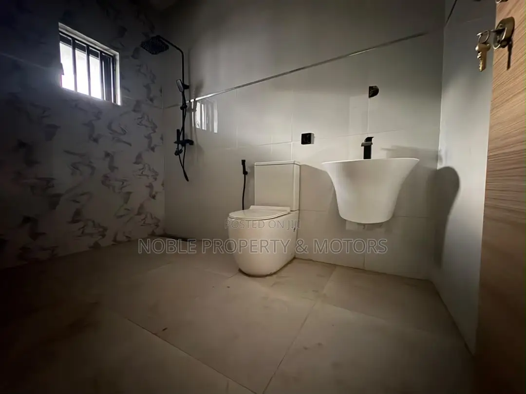 4bdrm Townhouse/Terrace in Jahi for sale