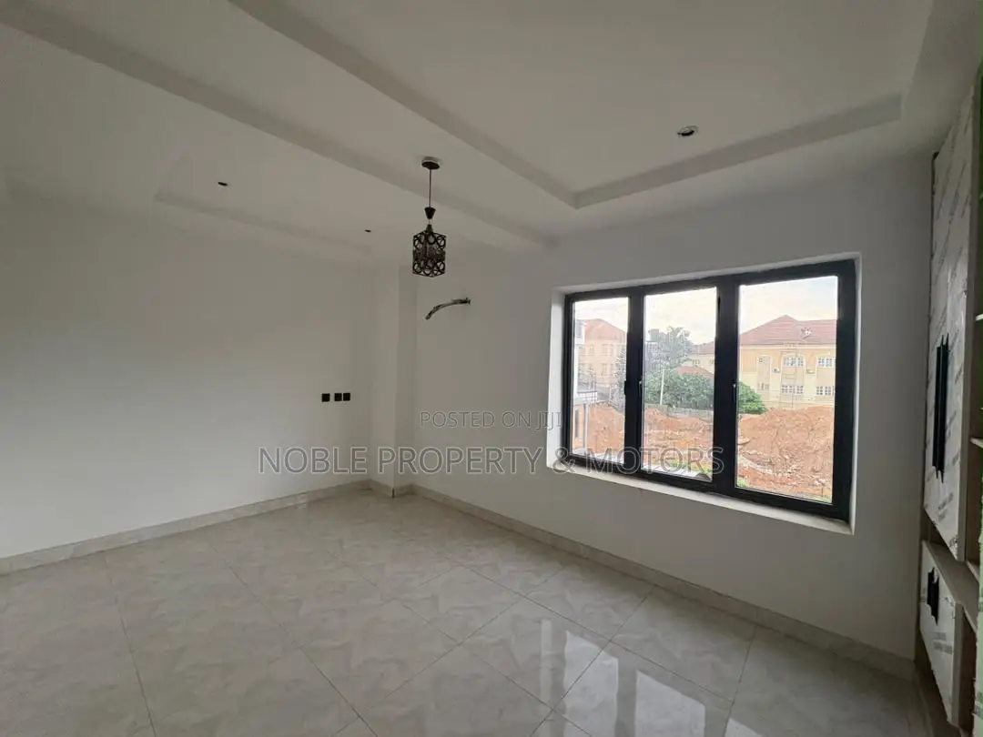 4bdrm Townhouse/Terrace in Jahi for sale