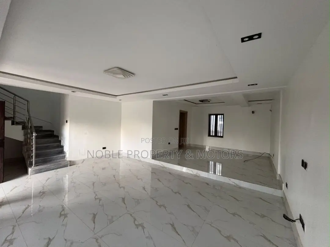 4bdrm Townhouse/Terrace in Jahi for sale