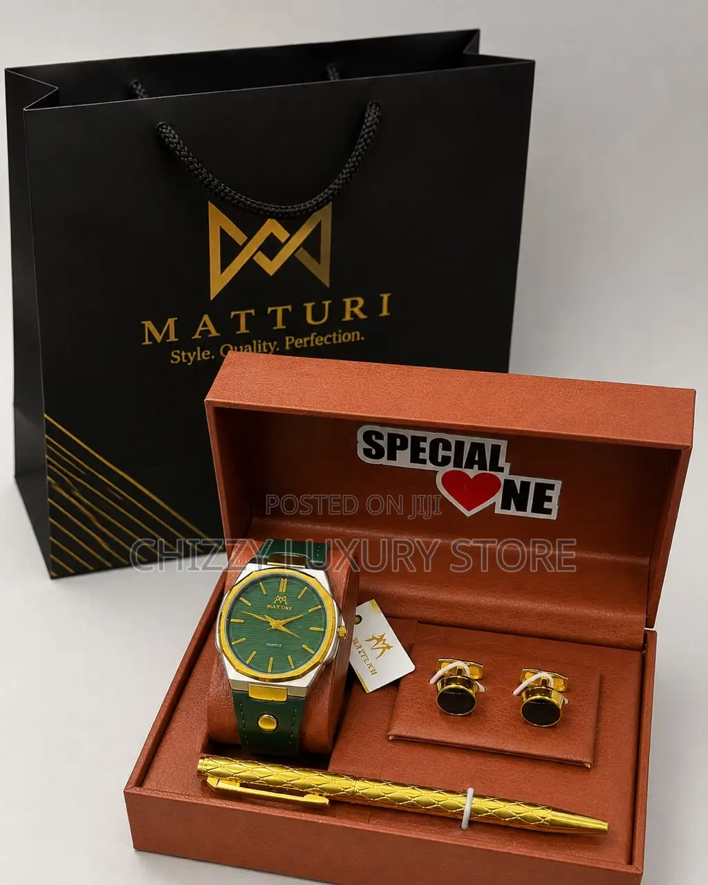 Matturi Quality Luxury Men Rubber Strap Wristwatch