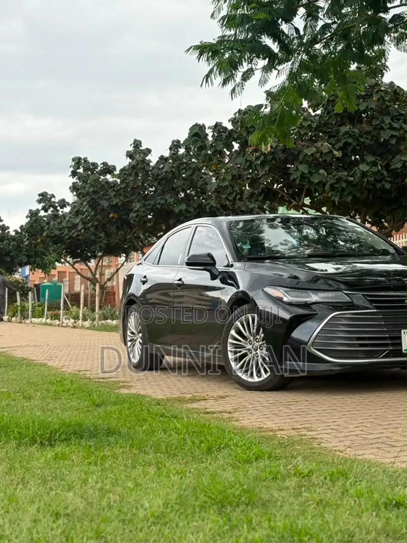 Toyota Avalon Limited (3.5L 6cyl 6A) 2018 Black