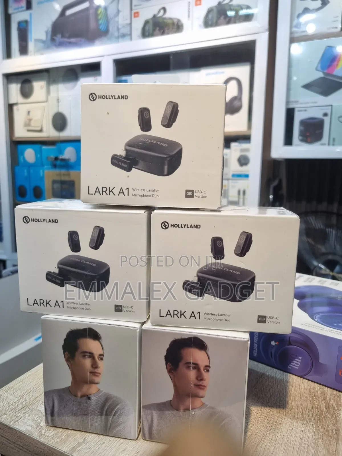 Hollyland Lark A1 Wireless Lavalier Microphone Duo.