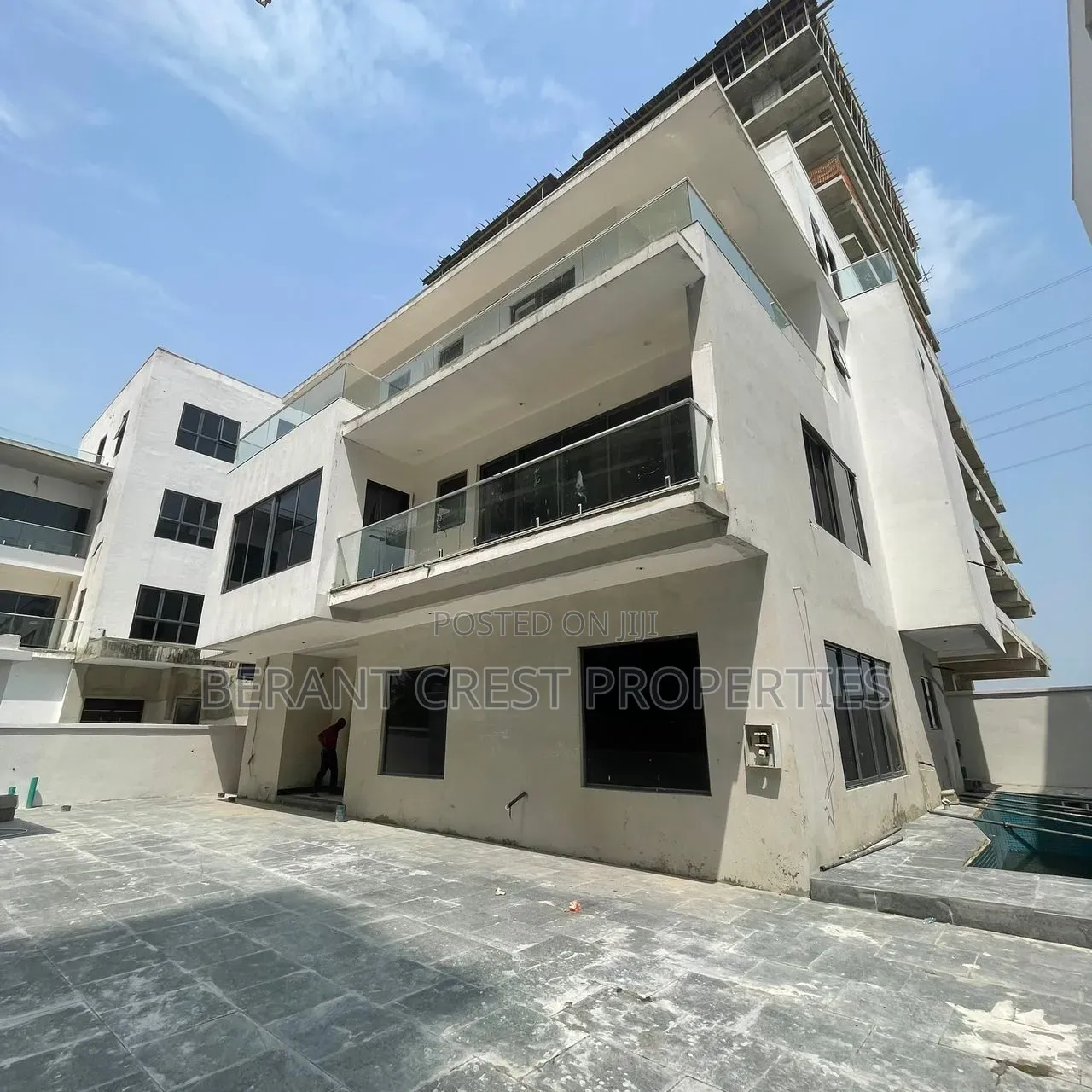 5bdrm Duplex in Private Residence, Banana Island for sale
