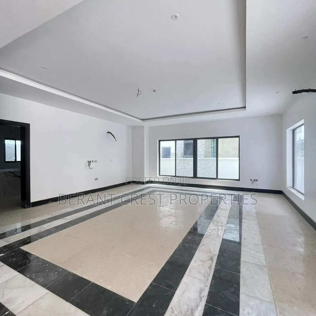 5bdrm Duplex in Private Residence, Banana Island for sale