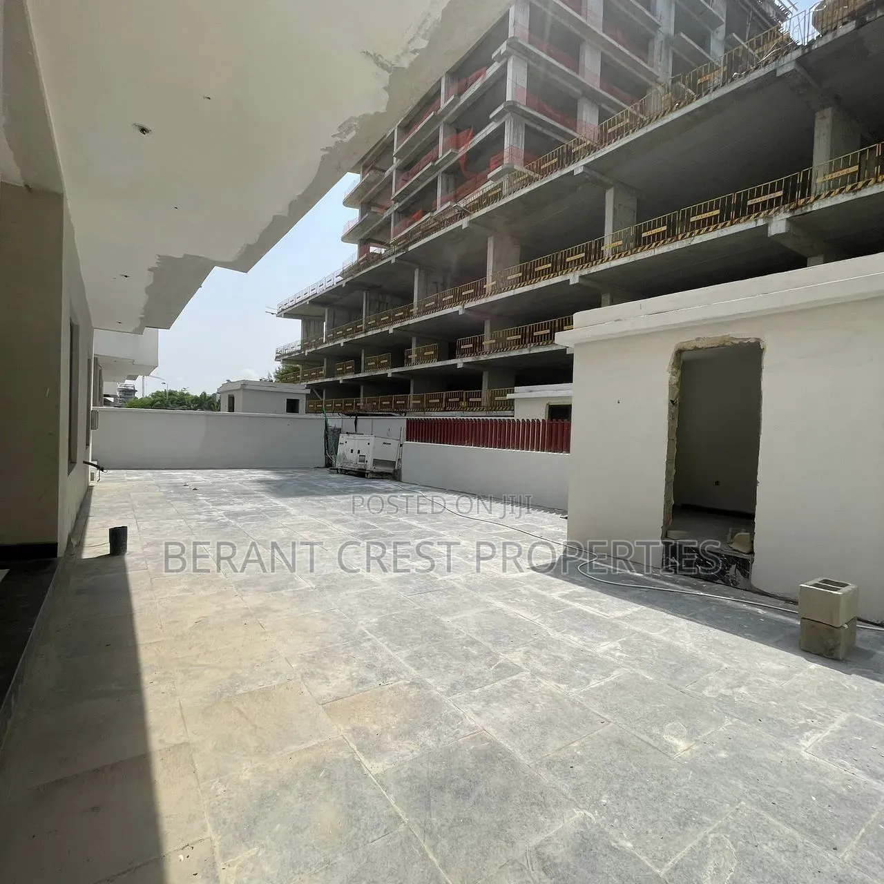 5bdrm Duplex in Private Residence, Banana Island for sale