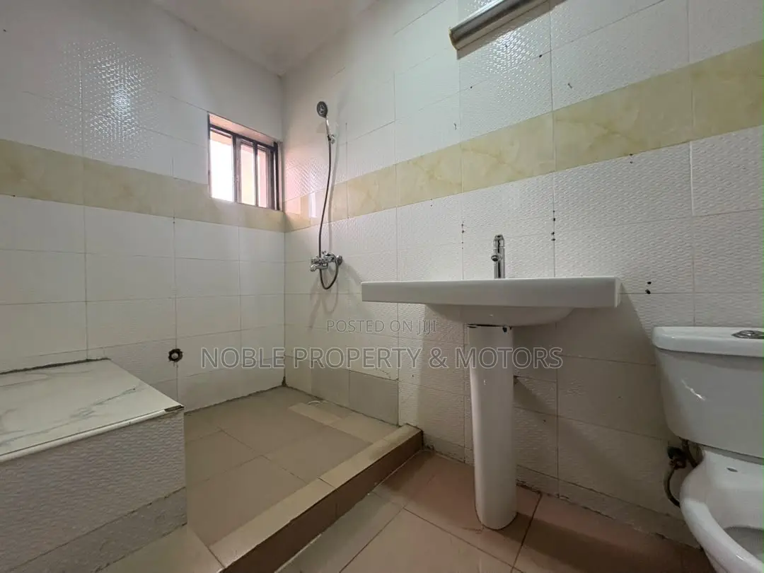 3bdrm Apartment in Wuse 2 for rent