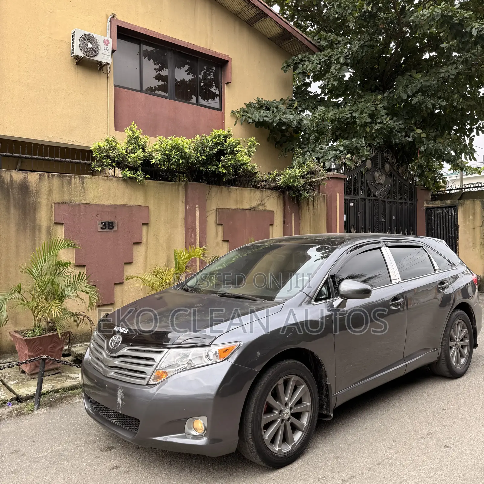 Toyota Venza XLE 2010 Gray