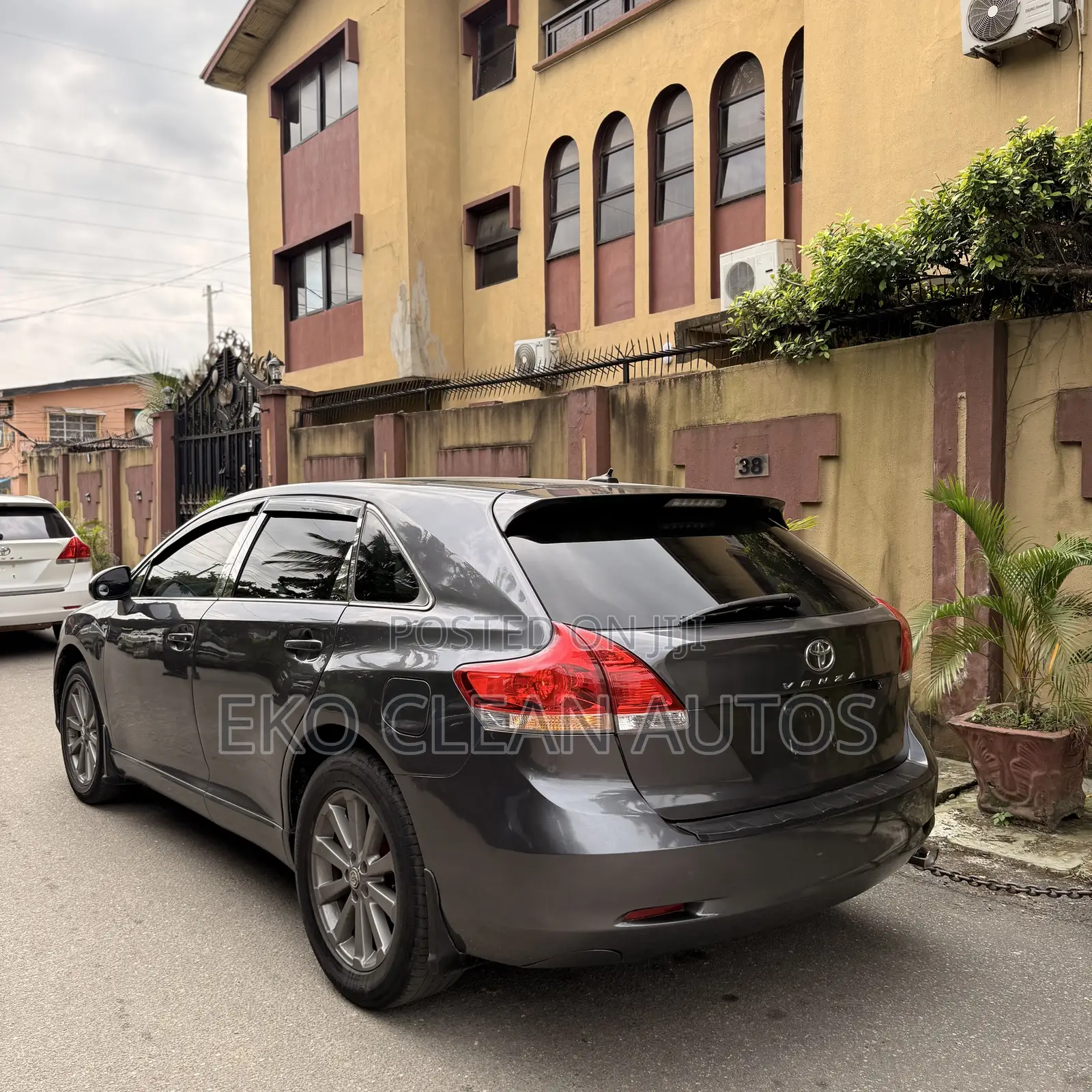 Toyota Venza XLE 2010 Gray