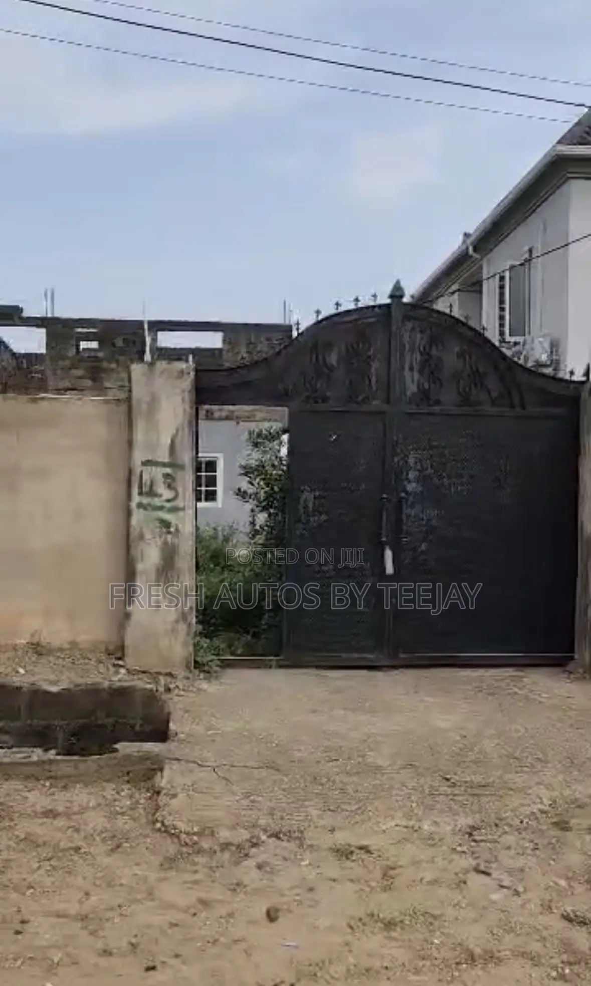 A Plot of Land With 3Bedroom Flat in Makogi Magboro