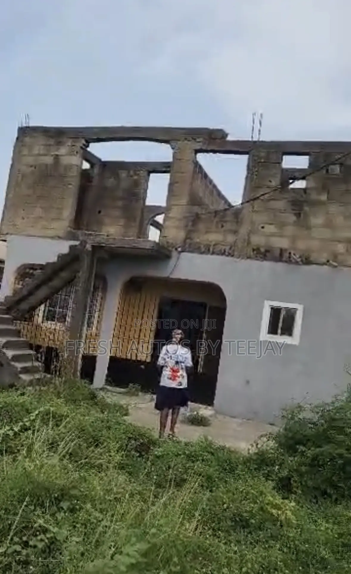 A Plot of Land With 3Bedroom Flat in Makogi Magboro
