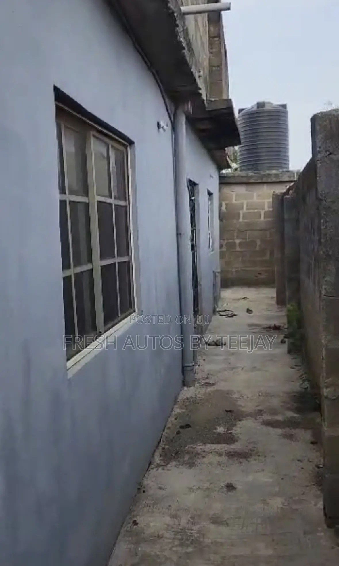 A Plot of Land With 3Bedroom Flat in Makogi Magboro