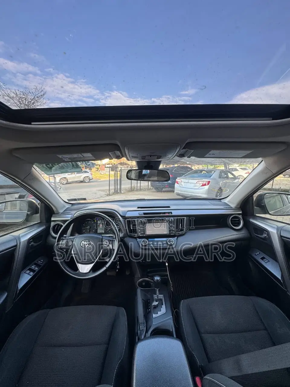 Toyota RAV4 XLE FWD (2.5L 4cyl 6A) 2017 Gray