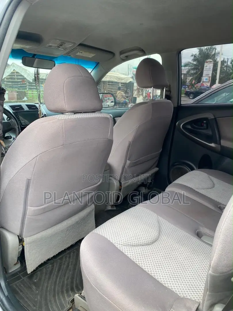 Toyota RAV4 V6 2009 Silver