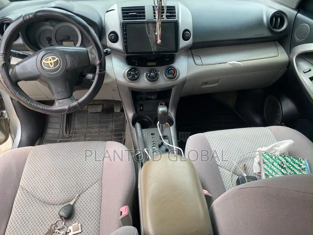 Toyota RAV4 V6 2009 Silver