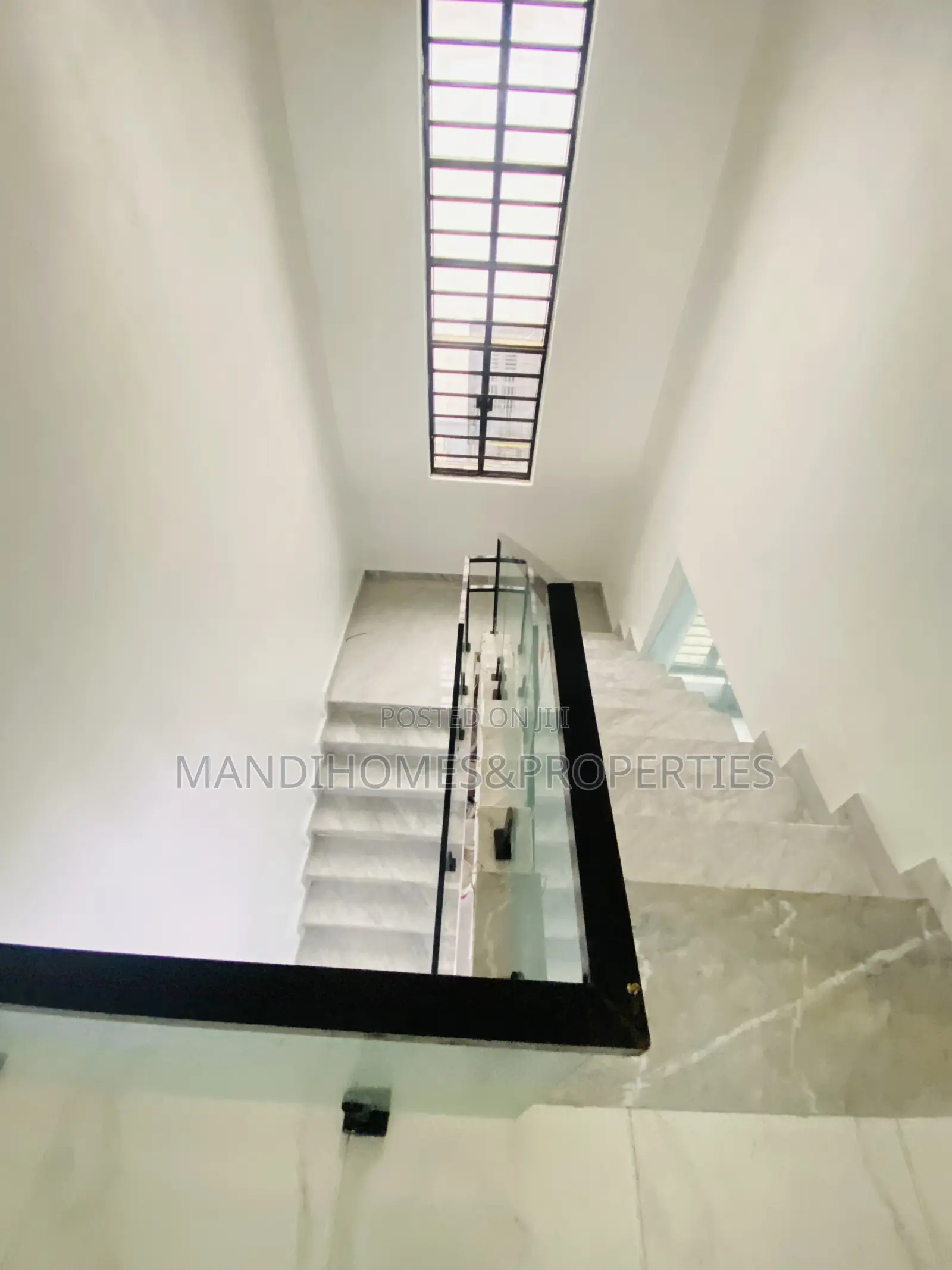 5bdrm Maisonette in Royal Garden, Ajah for sale