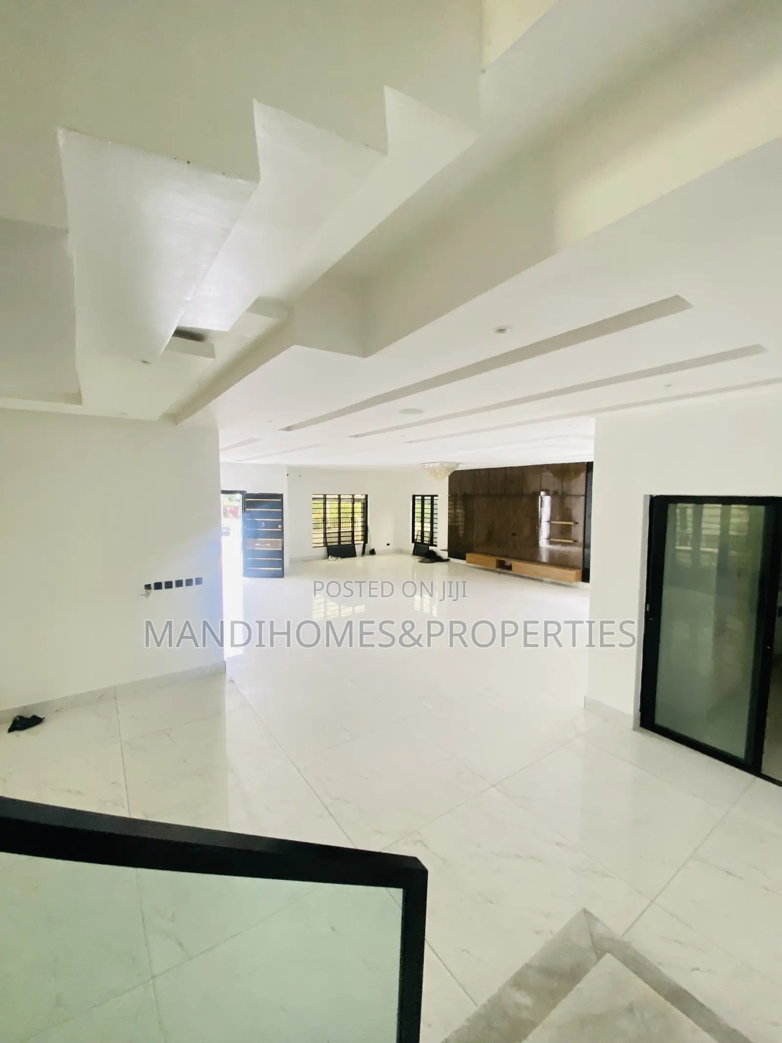 5bdrm Maisonette in Royal Garden, Ajah for sale