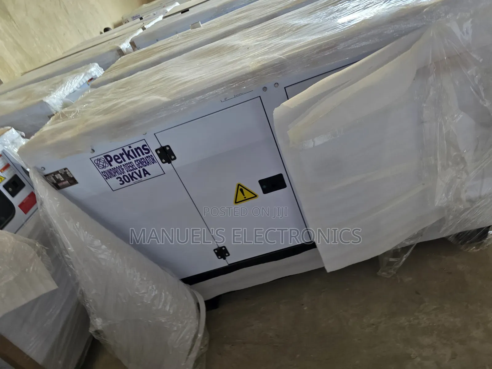 《》Heavy Duty 30kva Perkins Diesel Soundproof Gen 2years Wty